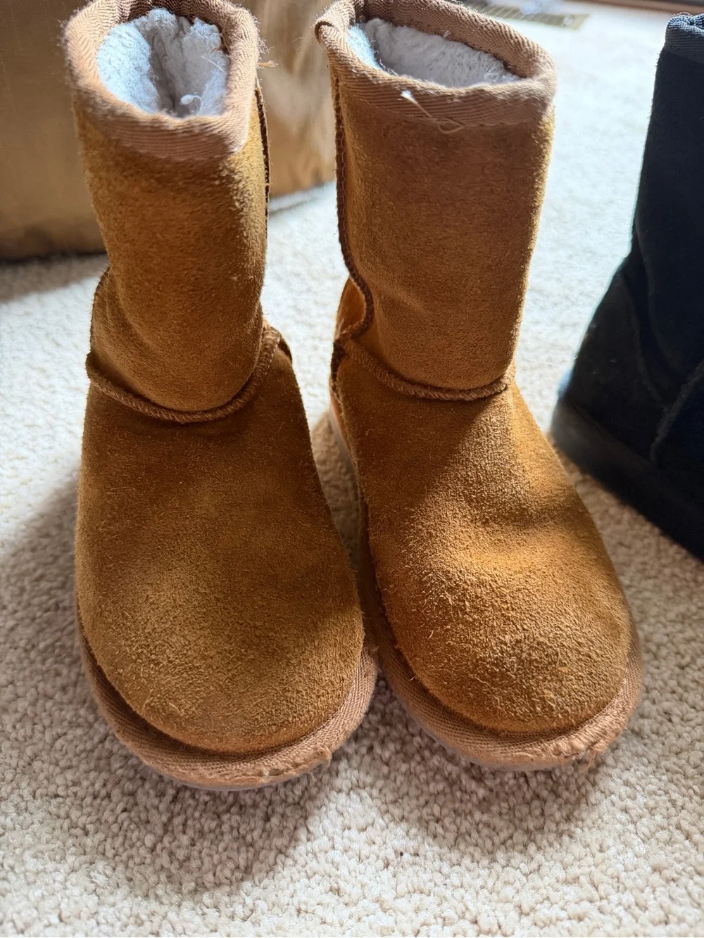 UGG Koolaburra Kids 11 Toddler Black and Chestnut Suede Cozy Boot